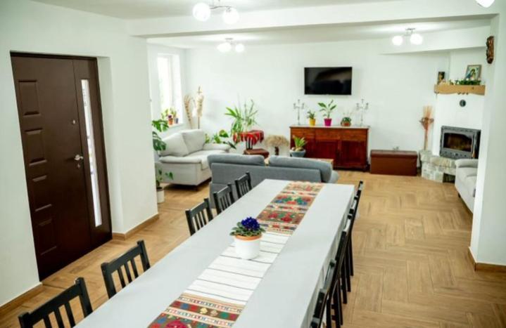 Pensiunea Rozelor Statiunea Climaterica Sambata Sîmbăta de Sus Esterno foto